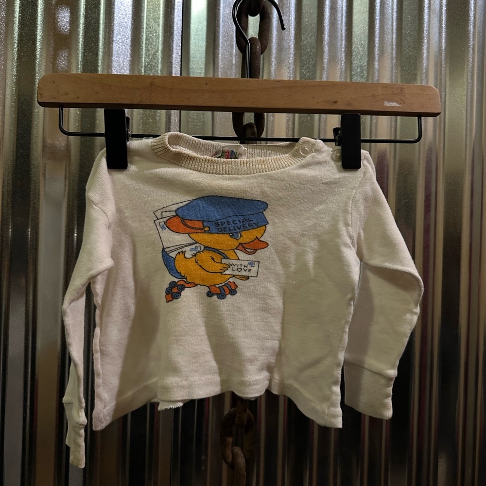 Charming Cream Long Sleeve Kids Tee with Duck Design